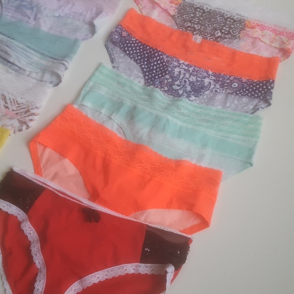 Victoria's secret (10)hiphugger panties sz MEDIUM - Picture 3 of 5